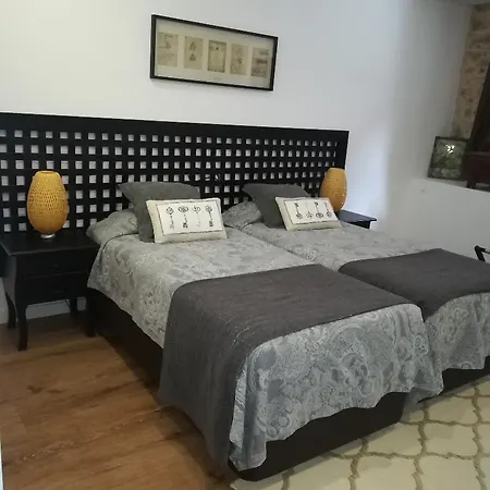 Agartha Boutique - Stonehouse 4*